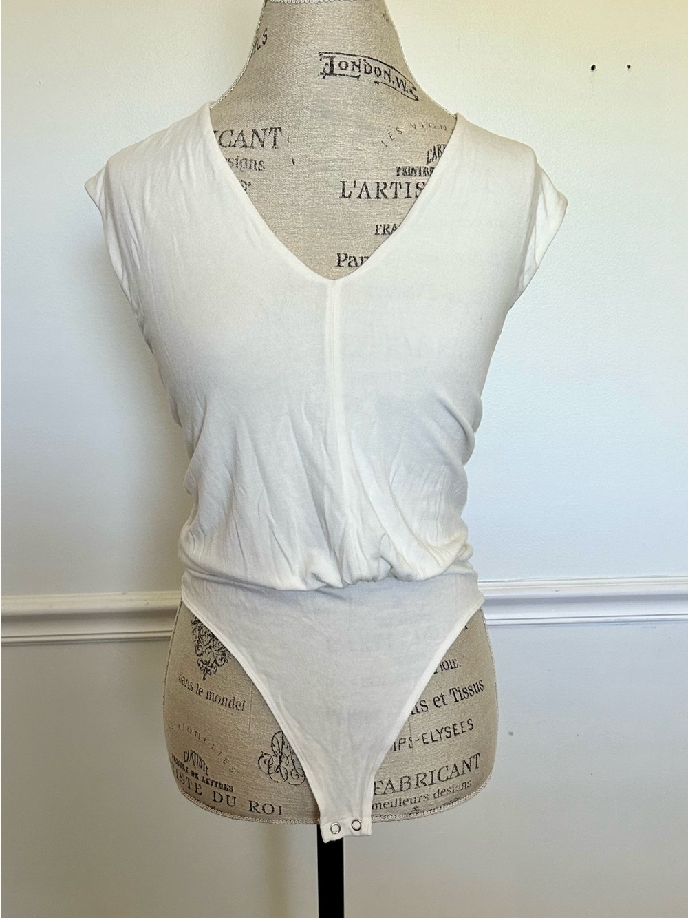 Express White V-Neck Cap Sleeve Snap Bodysuit